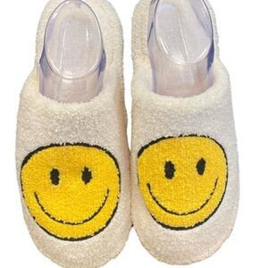 NWT Smiley Face Fleece Slippers-NWT & SUPER COMFY  OH, Sooo ADORABLE